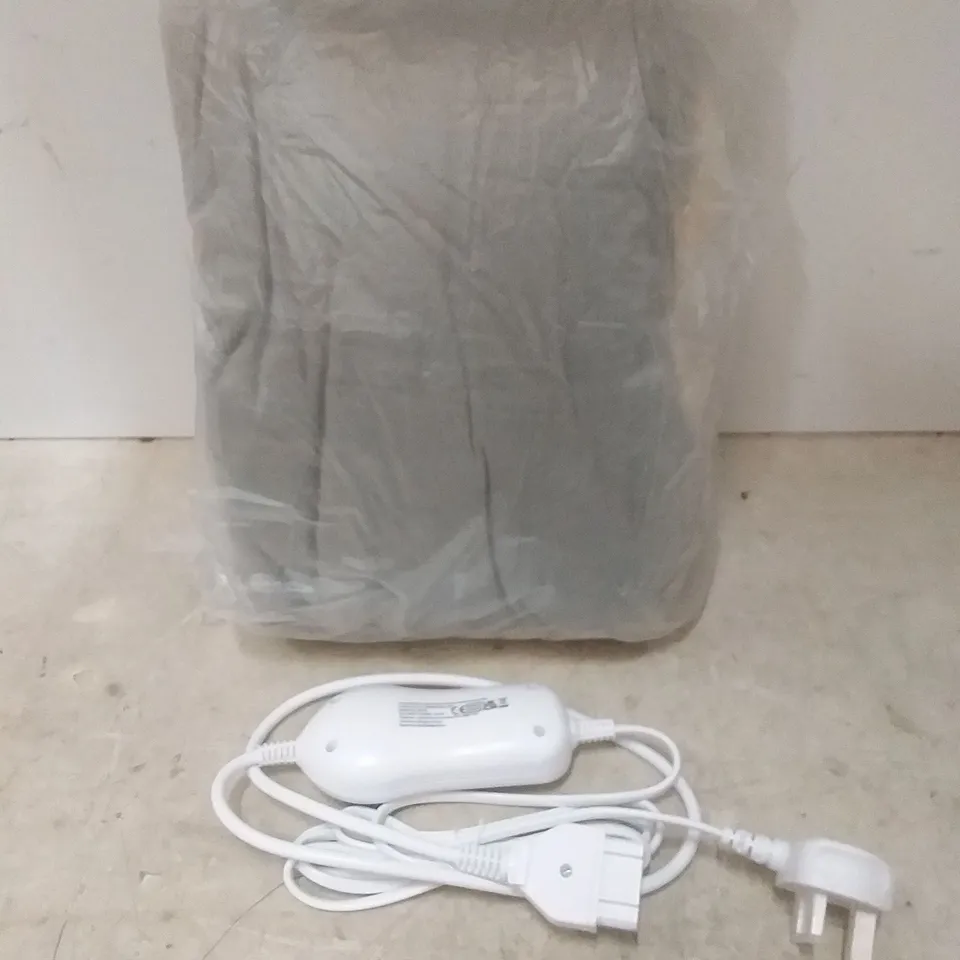 BOXED SUPER POLAR FLEECE HEATED BLANKET ( GREY )