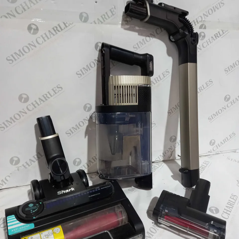 SHARK STRATOS CORDLESS VACUUM IZ400UKT