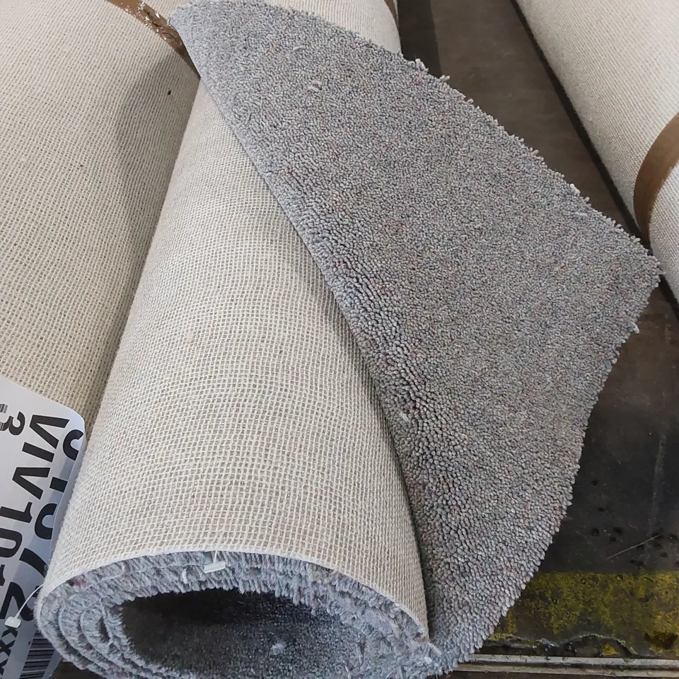 ROLL OF QUALITY DIM HEATHERS CARPET // SIZE APPROX: 5m X 1.99m