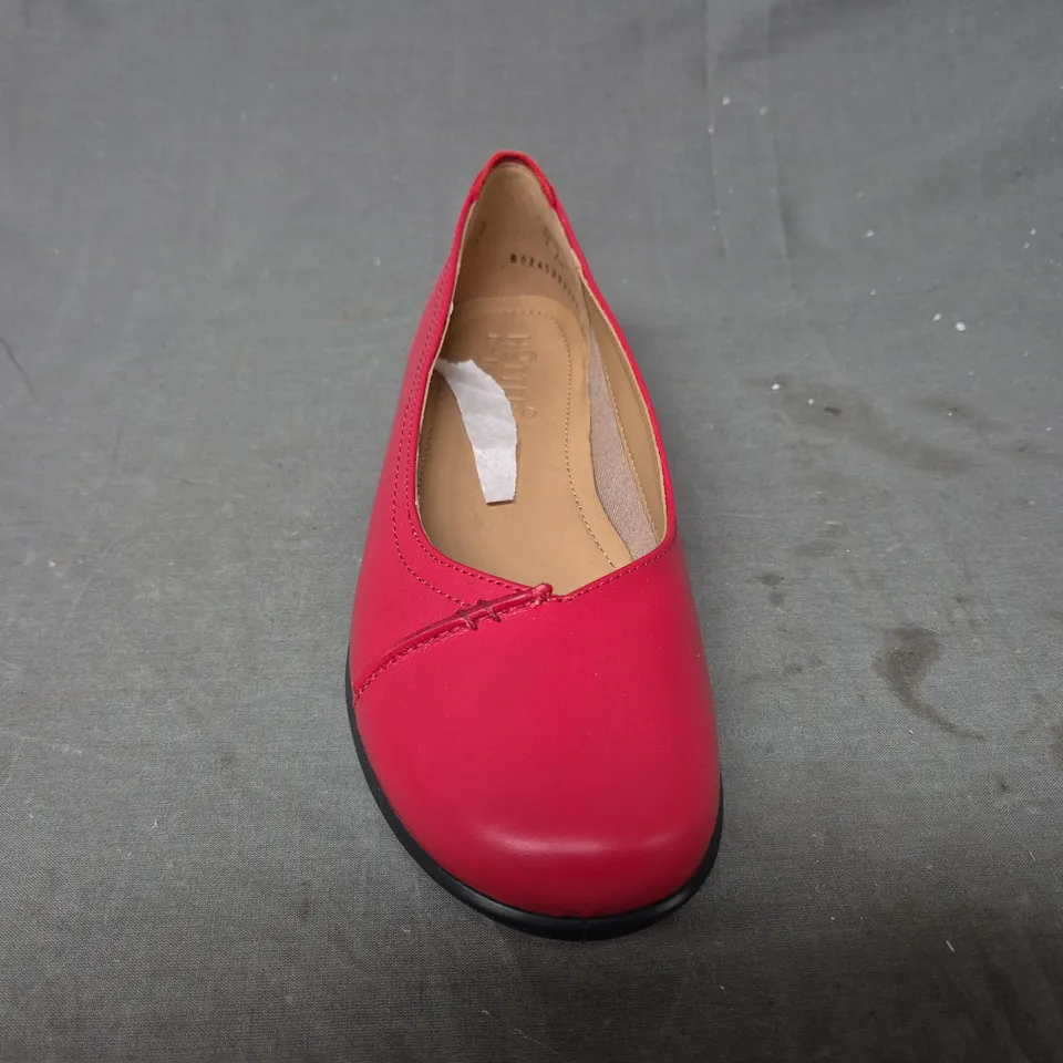 BOXED PAIR OF HOTTER ROBYN II WIDE SLIP-ON SHOES IN RED UK SIZE 6