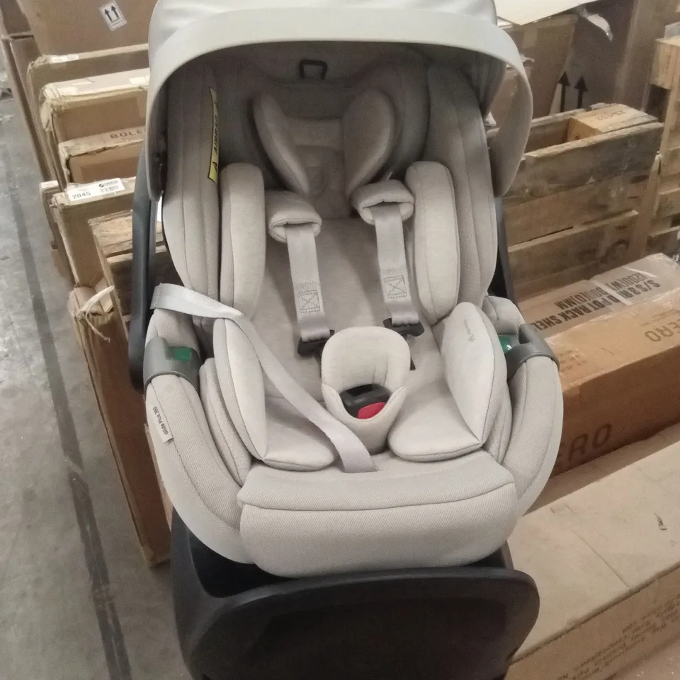 SILVER CROSS INFANT CARRIER AND BASE