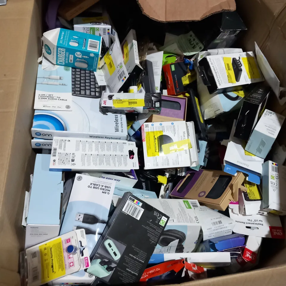 LARGE BOX OF ASSORTED ELECTRICAL GOODS TO INCLUDE;