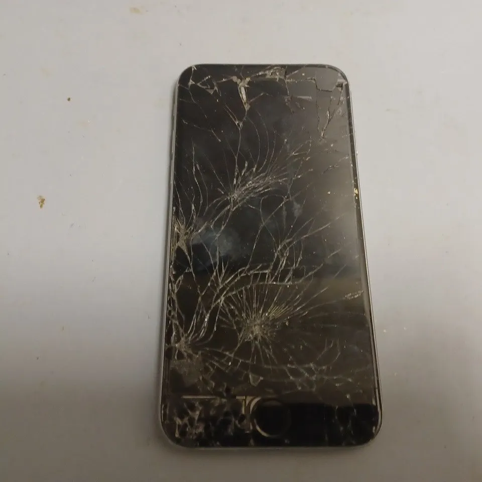 APPLE IPHONE 6 (A1586) SMARTPHONE 