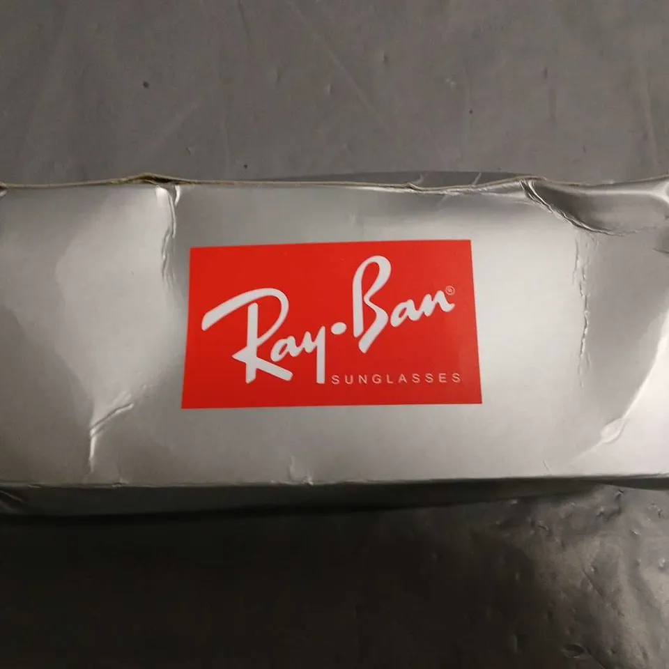 BOXED PAIR OF RAY BAN GLASSES WITH REFLECTIVE G-15 LENS IN CASE