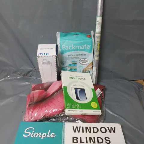 APPROXIMATELY 15 ASSORTED HOUSEHOLD ITEMS TO INCLUDE WINDOW BLINDS, ROLL STORAGE BAGS, SPORT BOTTLE, ETC