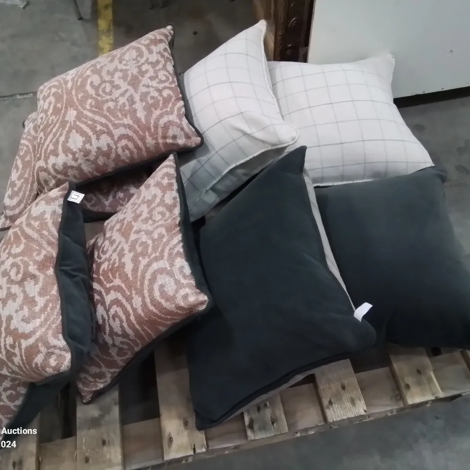 8 QUALITY EX-SHOWROOM CUSHIONS 