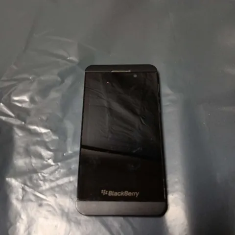 BLACKBERRY SMARTPHONE – BLACK, TEXTURED BACK PANEL 