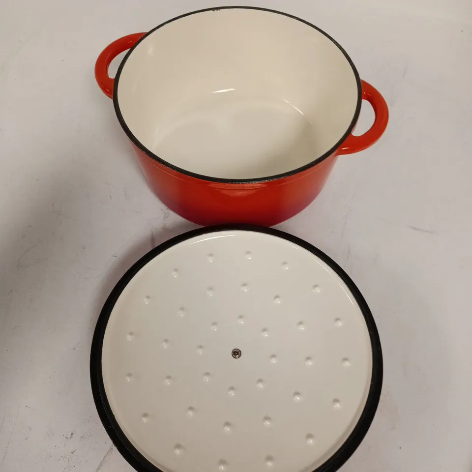 CAST IRON LIDDED COOKING POT IN ORANGE GRADIENT