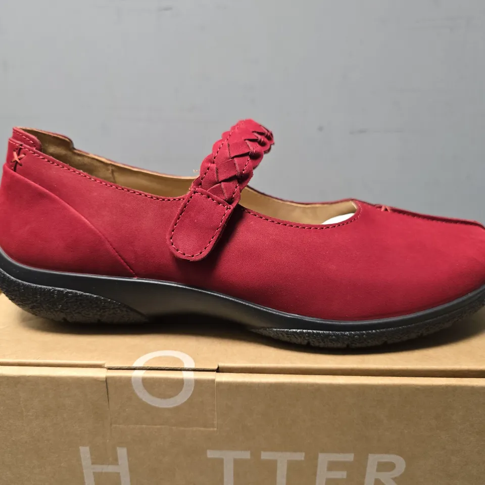 BOXED HOTTER SHAKE II EXTRA WIDE IN RED CURRANT  - SIZE UK 8 