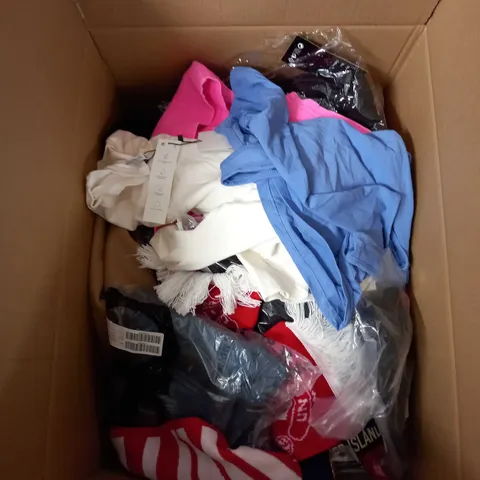 BOX OF APPROX 35 ASSORTED CLOTHING ITEMS TO INCLUDE - DRESSES, T-SHIRTS AND TROUSERS