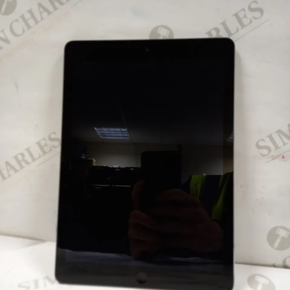 APPLE A1474 IPAD AIR 