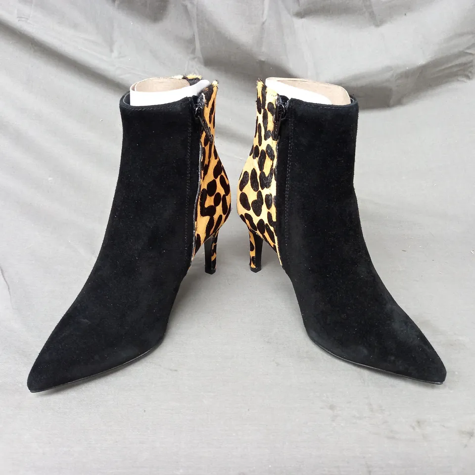 BOXED PAIR OF DUNE LONDON POINTED TOE HEELED BOOTS IN BLACK/LEOPARD PRINT SIZE 3