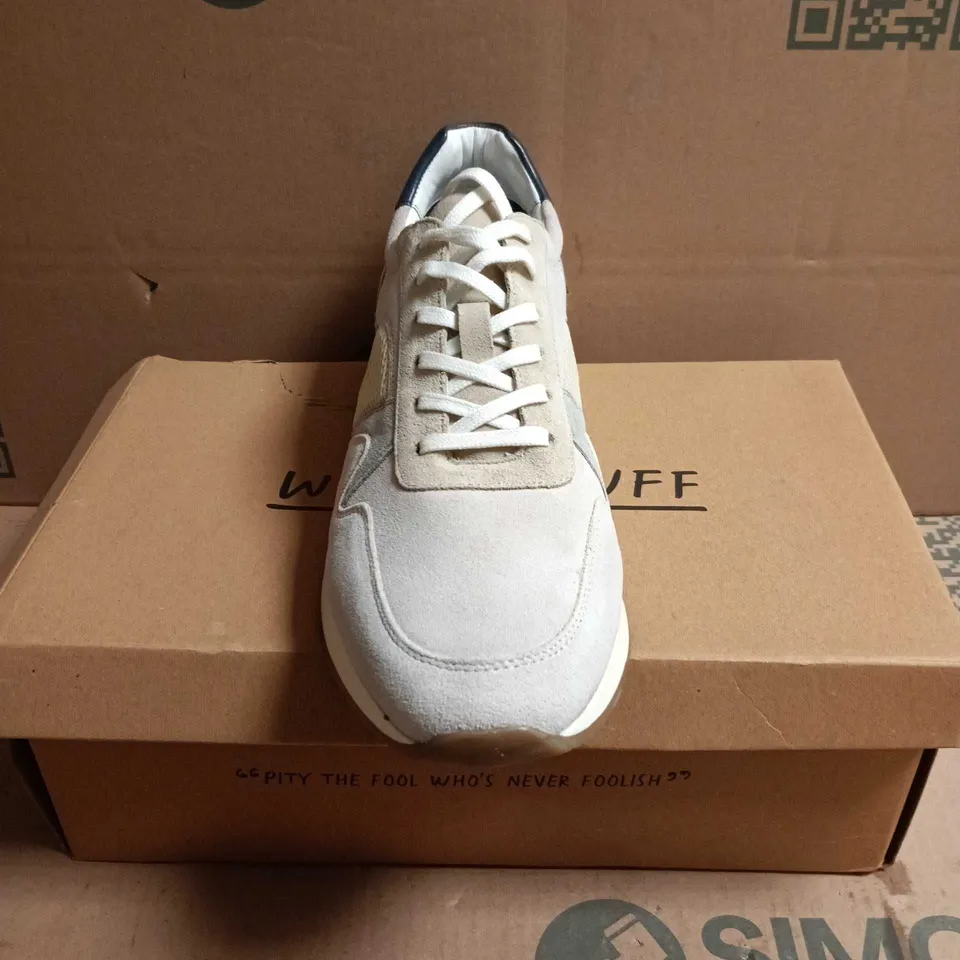 BOXED PAIR OF WHITE STUFF RETRO RUNNER NAT MLT TRAINERS – UK 12