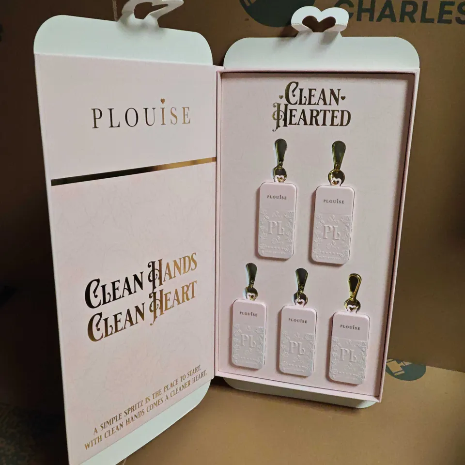PLOUISE CLEAN HANDS CLEAN HEART HAND SANITISER GIFT SET (5 X 29ML)