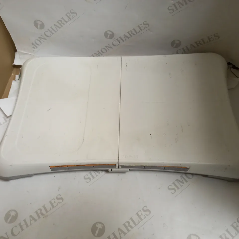 WII FIT BALANCE BOARD