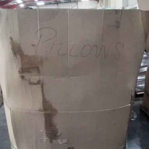 PALLET CONTAINING LARGE QUANTITY OF PILLOWS