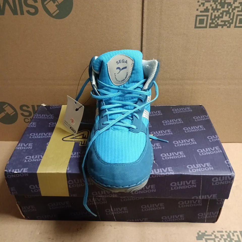 BOXED PAIR OF SEGA QUIVE RING WRESTLING/BOXING SHOES IN BLUE - 9