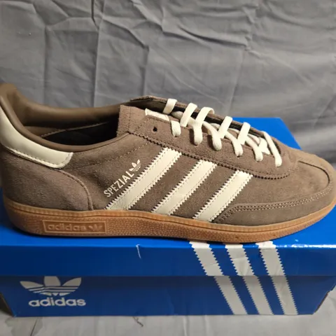 BOXED PAIR OF ADIDAS HANDBALL SPEZIALS - UK SIZE 10.5