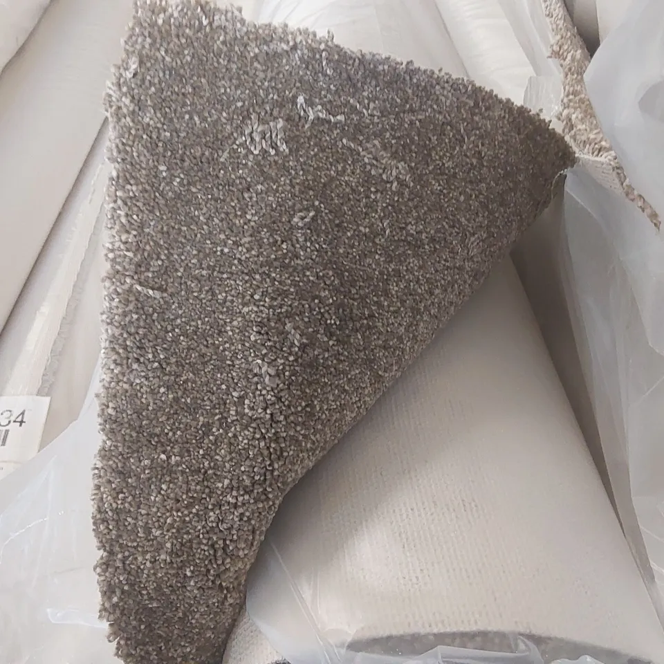 ROLL OF QUALITY FIRST IMPRESSIONS DOWN TO EARTH CARPET - APPROXIMATELY 4 x 2.15m