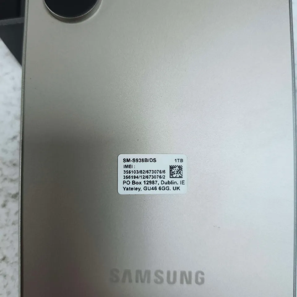 SAMSUNG GALAXY S23 ULTRA 1TB SMARTPHONE – SILVER DISPLAY PHONE
