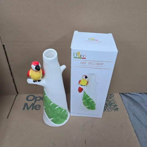 12 BOXED DECO DECORATIVE PARROT VASES IN RED