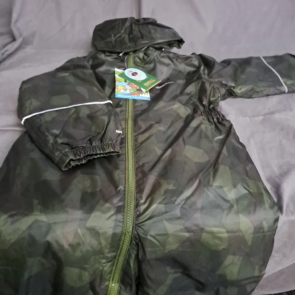 REGATTA LITTLE ADVENTURERS ALL IN ONE SUIT WATERPROOF & BREATHABLE CYPRESS GREEN SIZE 60/72 MONTHS