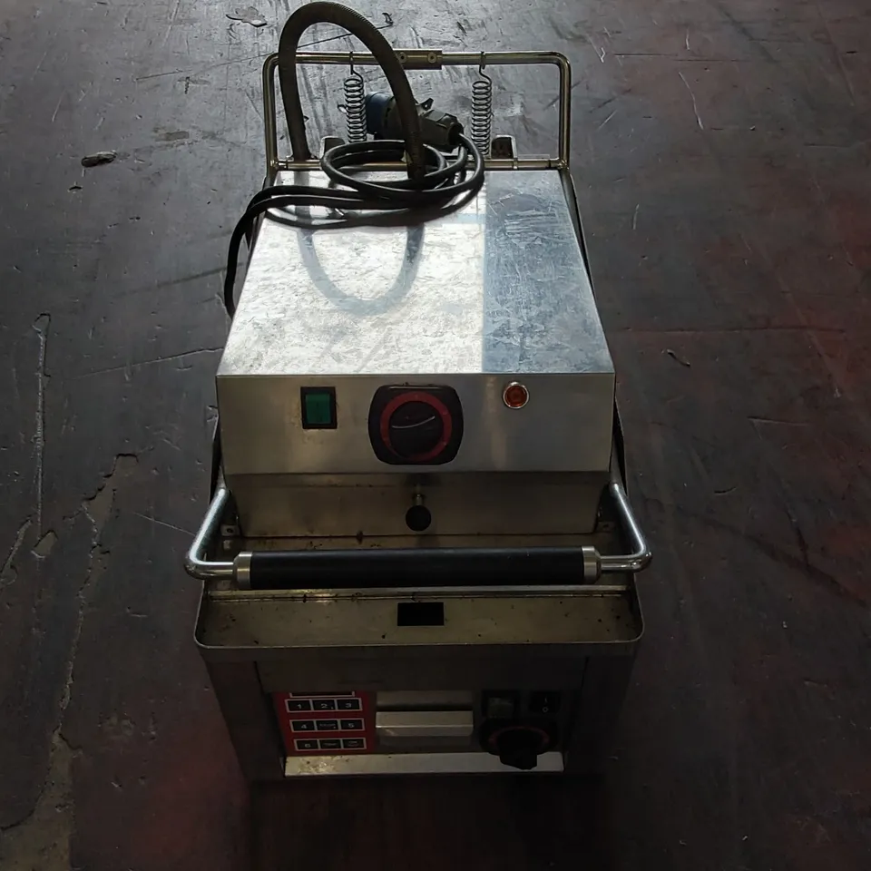 RM GASTRO ELECTRIC CLAM CONTACT GRILL – CHROMED FTHC 30 ED + KD 30 T