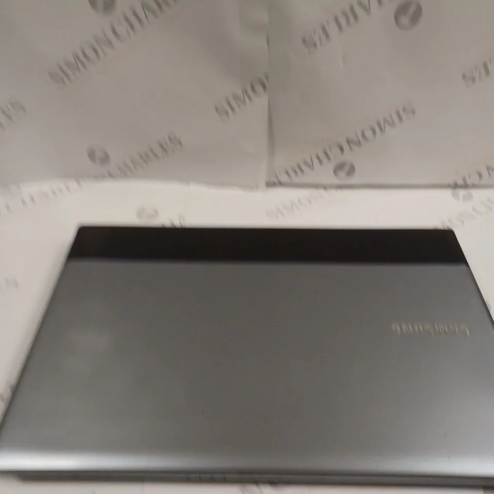 SAMSUNG 300E LAPTOP 