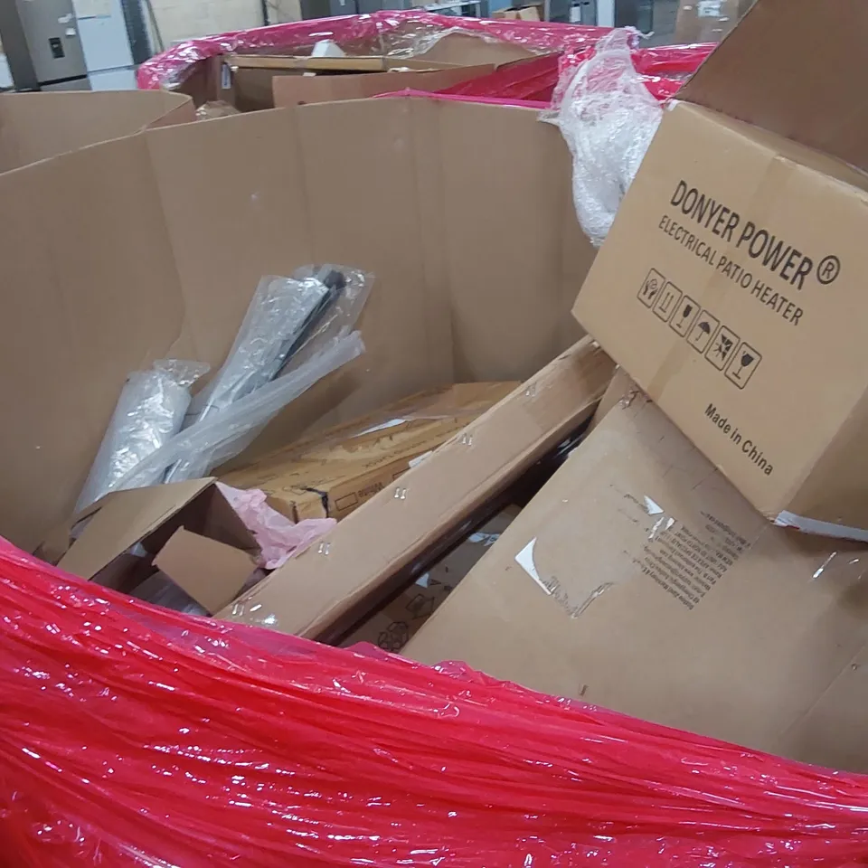 LARGE PALLET OF ASSORTED HOUSEHOLD PRODUCTS TO INCLUDE; PIPISHELL TOILET SEAT, NAVARIS CEILING LAMP, DONYER POWER PATIO HEATER AND NOTICE BOARD
