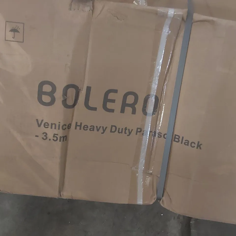 PALLET CONTAINING A LARGE QUANTITY OF BOXED BOLERO VENICE HEAVY DUTY PARASOLS