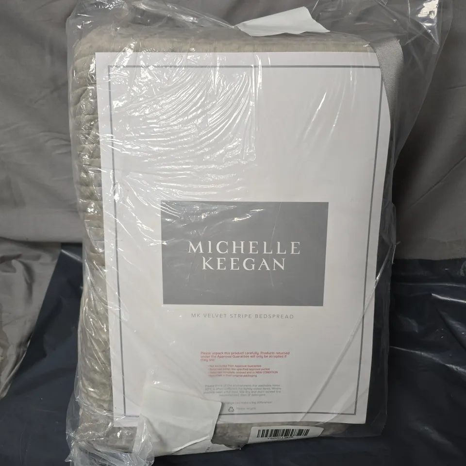 MICHELLE KEEGAN VELVET STRIPE BEDSPREAD 165 X 240CM