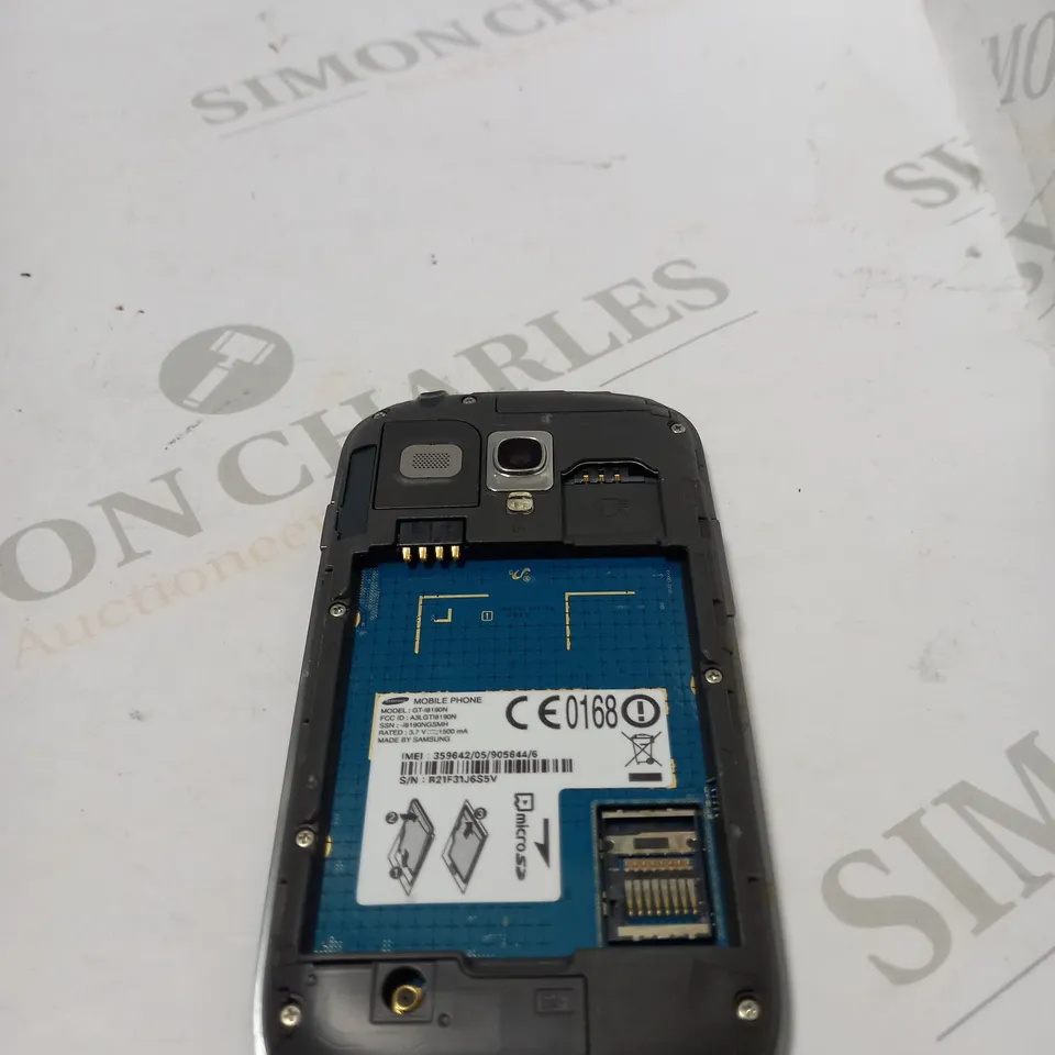 SAMSUNG GT-I8190N