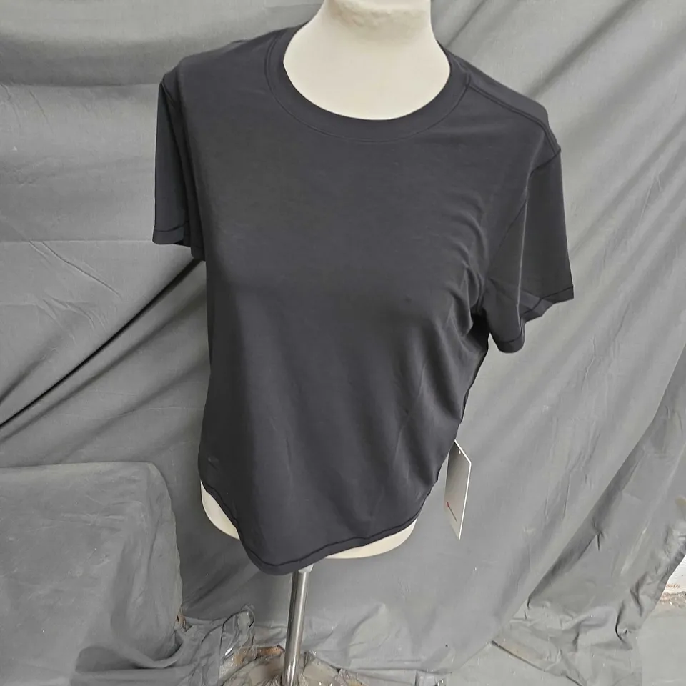 LULULEMON JERSEY TRAINUNG CLASSIC FIT SHORT SLEEVE SHIRT SIZE 12