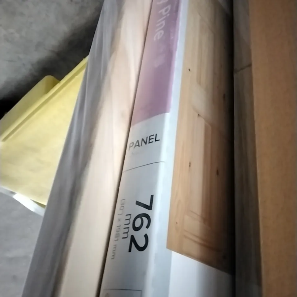 6 PANEL KNOTTY PINE INTERNAL DOOR 1981MM × 762MM 