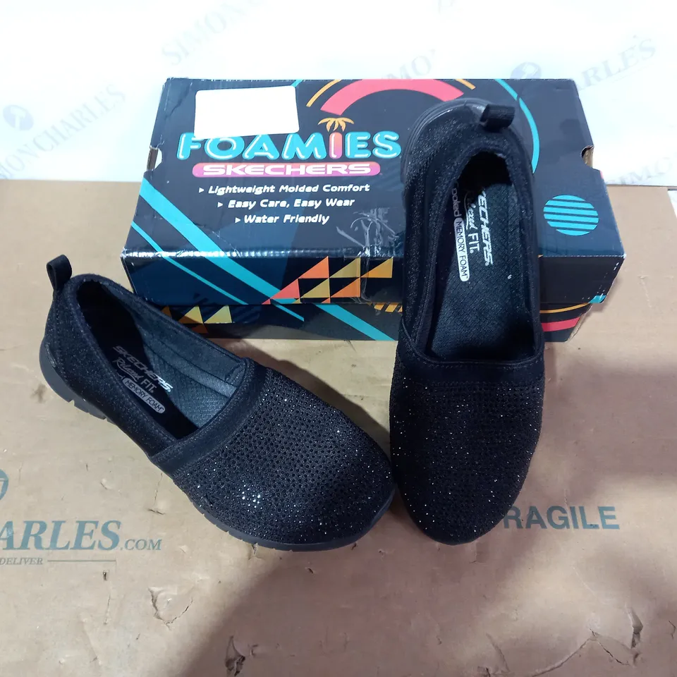 BOXED PAIR OF SKECHERS - SIZE 7