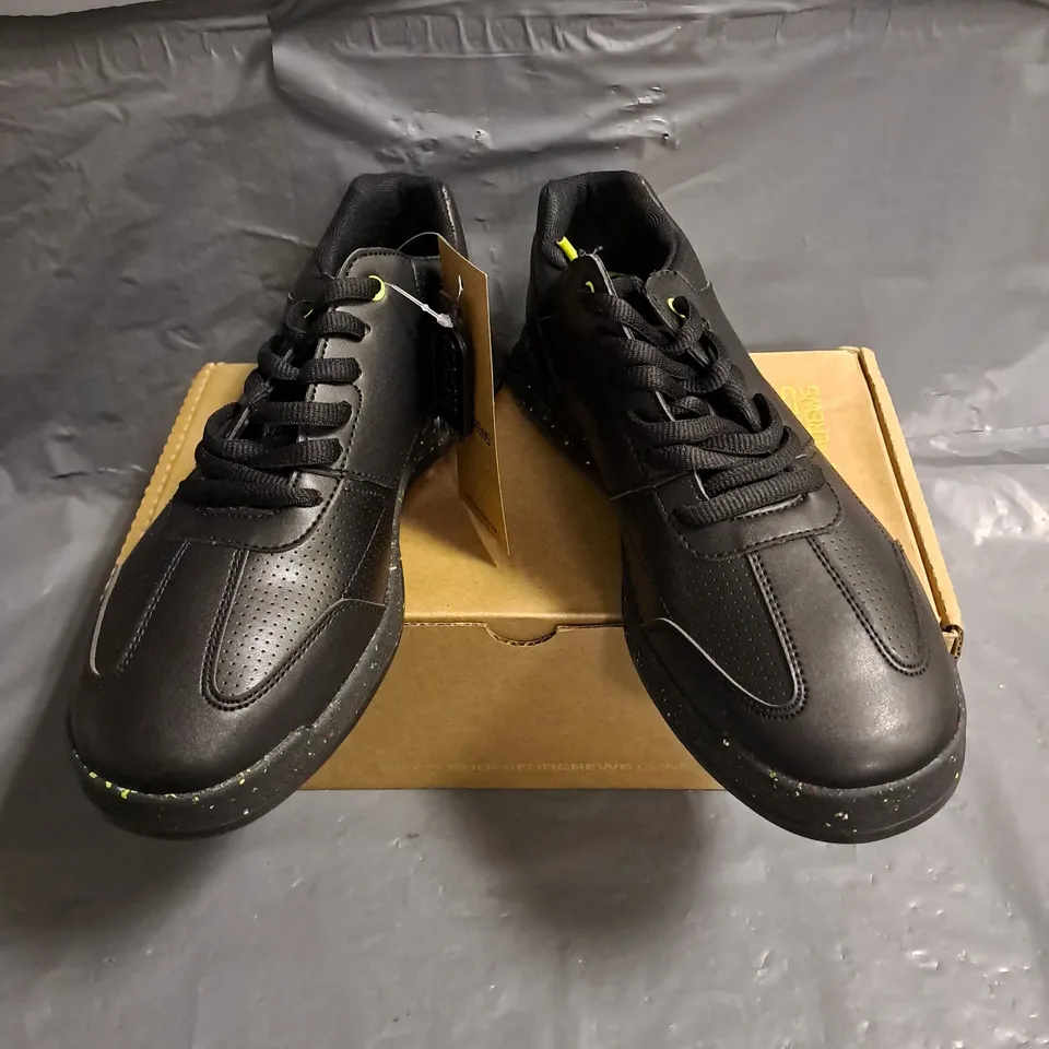 BOXED PAIR OF SHOES FOR CREWS LIBERTY ECO WOMENS SHOES IN BLACK SIZE UK 5