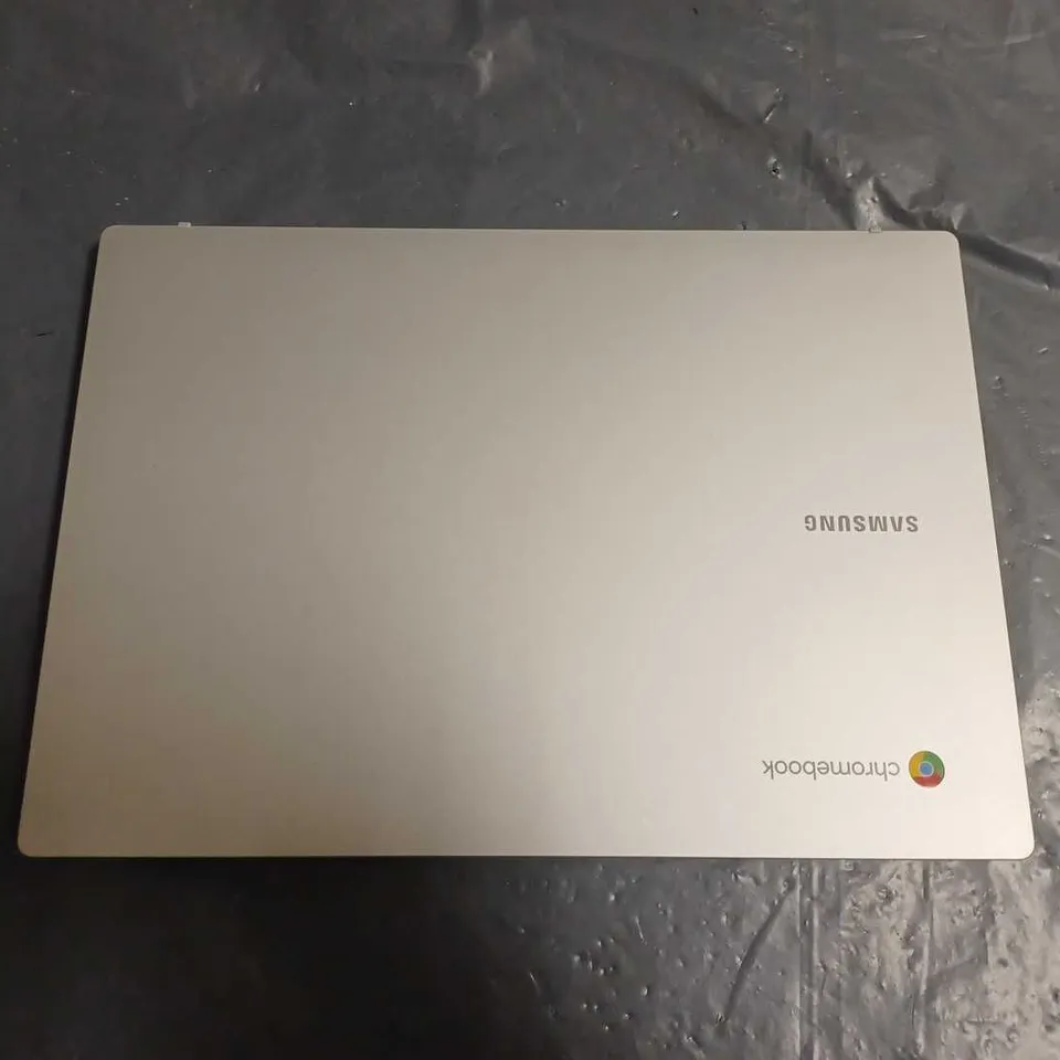 BOXED SAMSUNG CHROMEBOOK INTEL CELERON LAPTOP IN SILVER - XE310XDAKA1UK