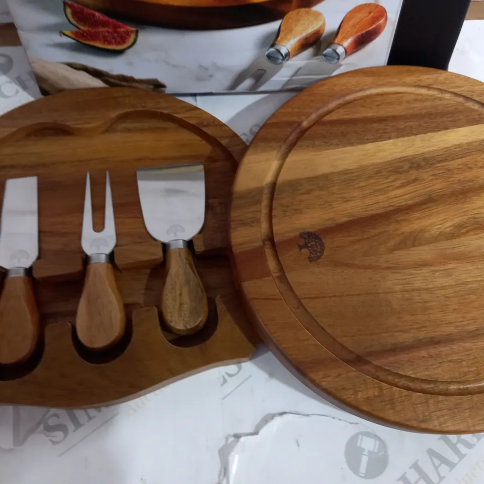 BARBARY & OAK ROUND ACACIA WOOD CHEESEBOARD SET