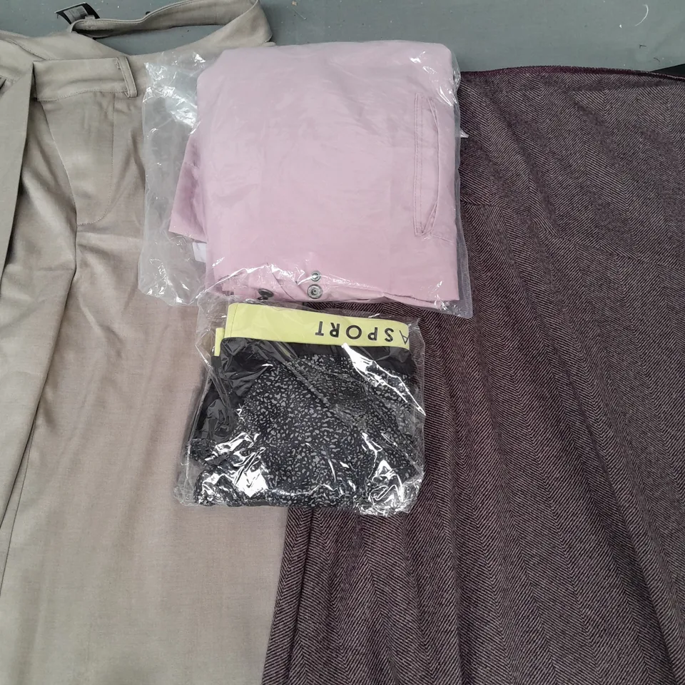BOX OF APPROXIMATELY 20 ASSORTED CLOTHING AND FASHION ITEMS IN VARIOUS STYLES, SIZES, AND COLOURS - COLLECTION ONLY