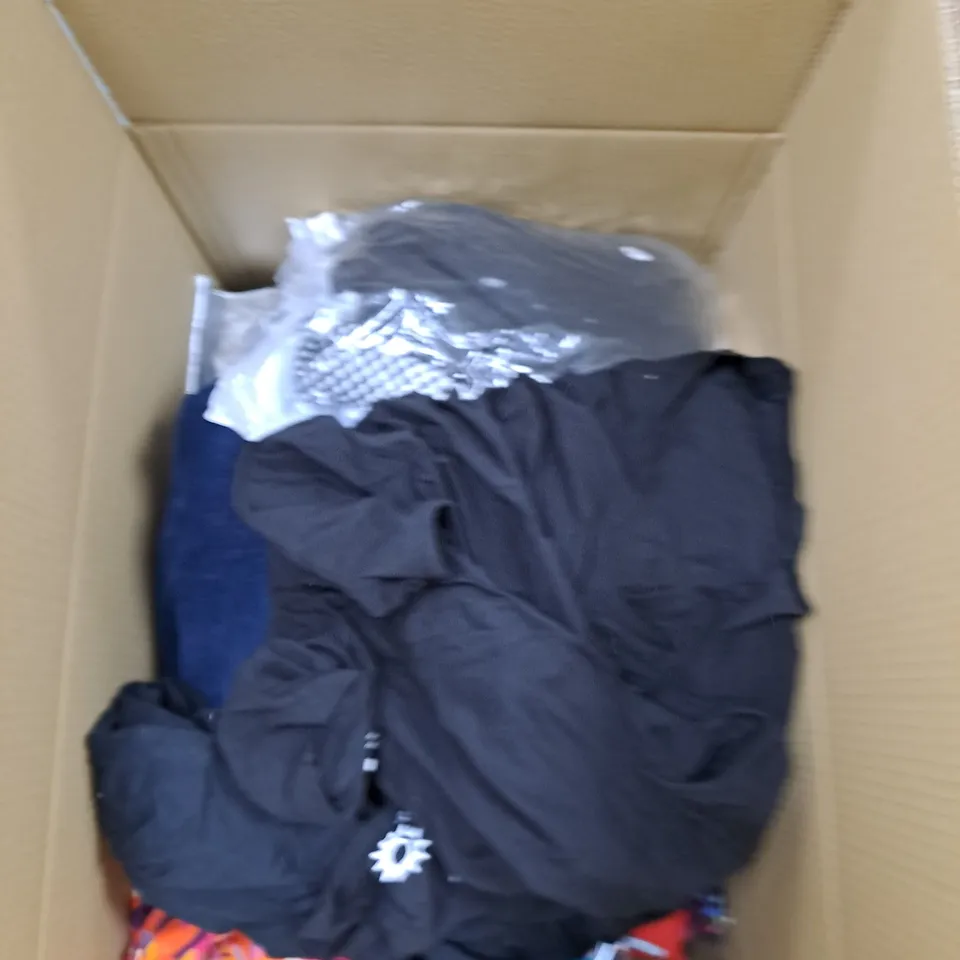 BOX OF ASSORTED CLOTHING ITEMS TO INCLUDE JUMPERS, TOPS, DRESSES ETC 