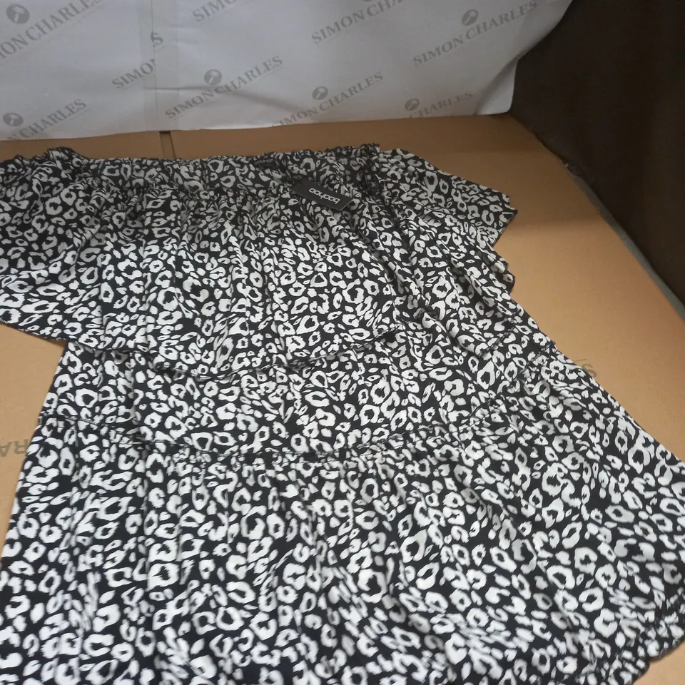 BOOHOO PLUS LEOPARD PRINT BARDOT PLAYSUIT - 22