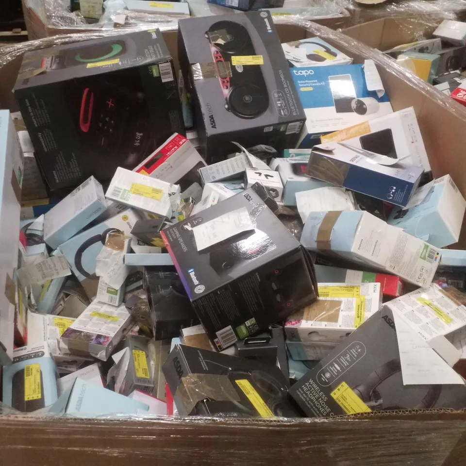 PALLET CONTAINING ASSORTED ELECTRICAL RETURNS INCLUDING GAMING KIT, COMPACT SOUNDBAR, WIFI CAMERA, AERIAL & WIRELESS HEADPHONES