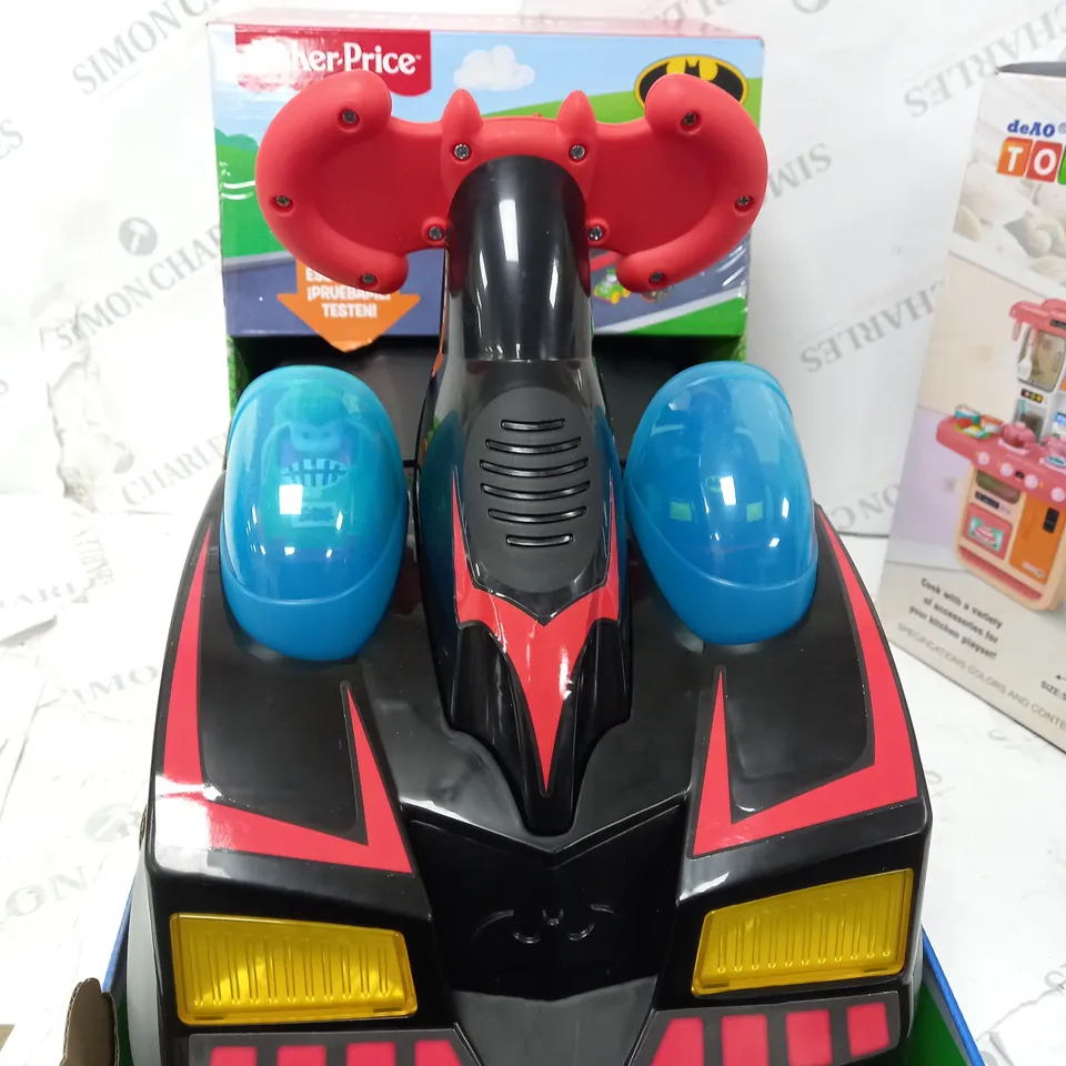 BOXED FISHER PRICE DC - BATMAN RIDING WHEELIES RIDE ON