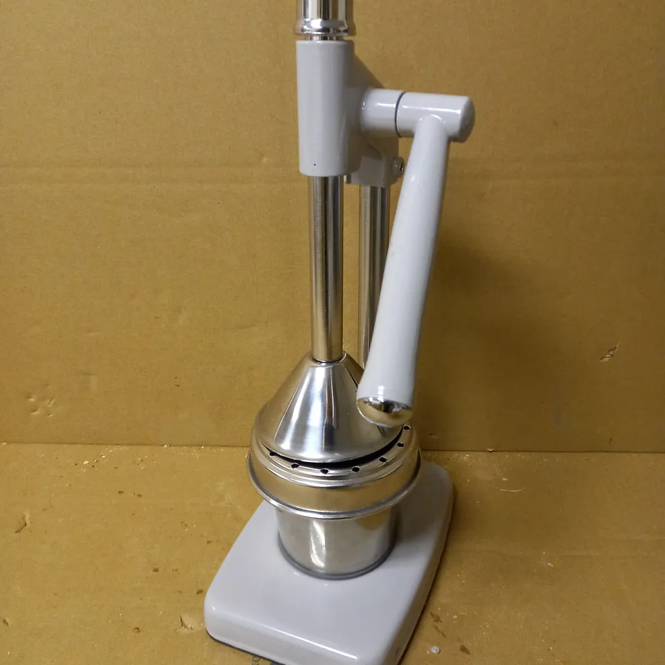 KITCHENCRAFT LIVING NOSTALGIA HEAVY DUTY LEVER-ARM MANUAL ORANGE JUICER