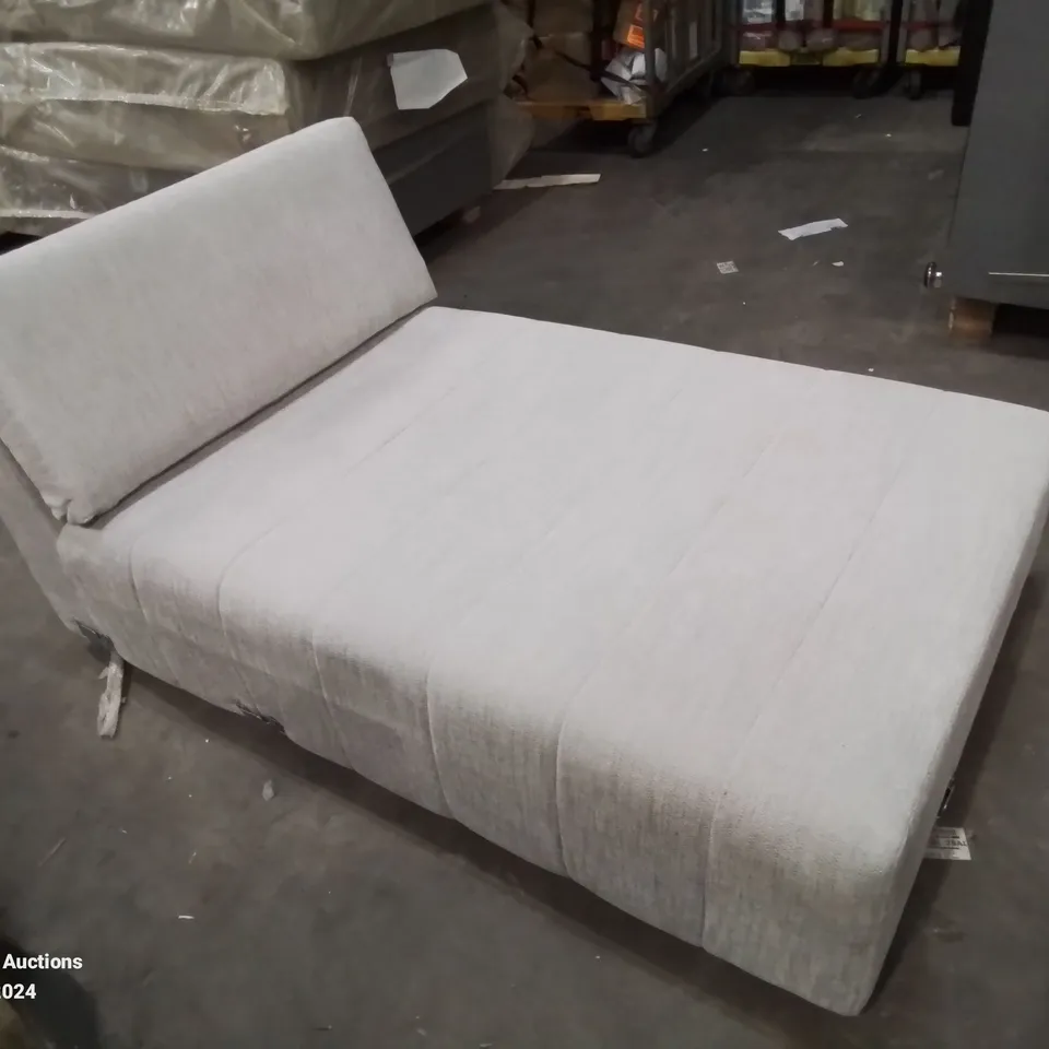 QUALITY EX-SHOWROOM GREY FABRIC CHAISE SECTION 