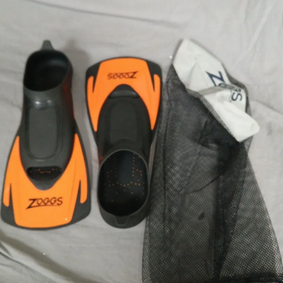 ZOGGS ORANGE AND BLACK SWIMMING FLIPPERS - 9-10