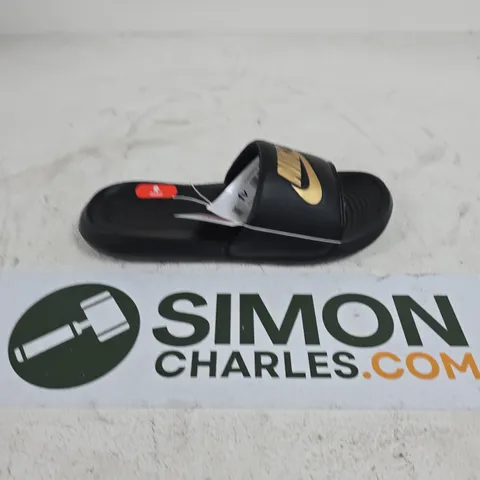 UNBOXED PAIR OF NIKE VICTORI ONE SLIDES IN BLACK - UK 7