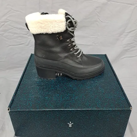 EMU AUSTRALIA BLACK LEATHER BOOTS WITH SHEARLING LINING – 8