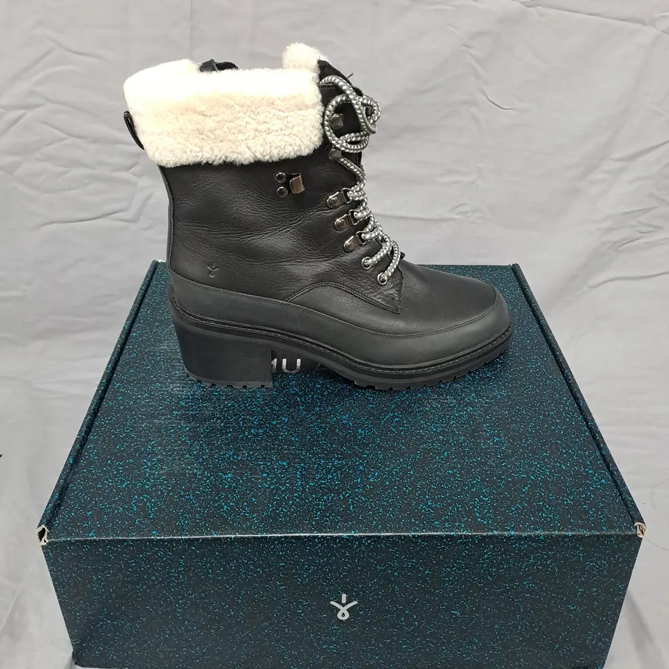 EMU AUSTRALIA BLACK LEATHER BOOTS WITH SHEARLING LINING – 8