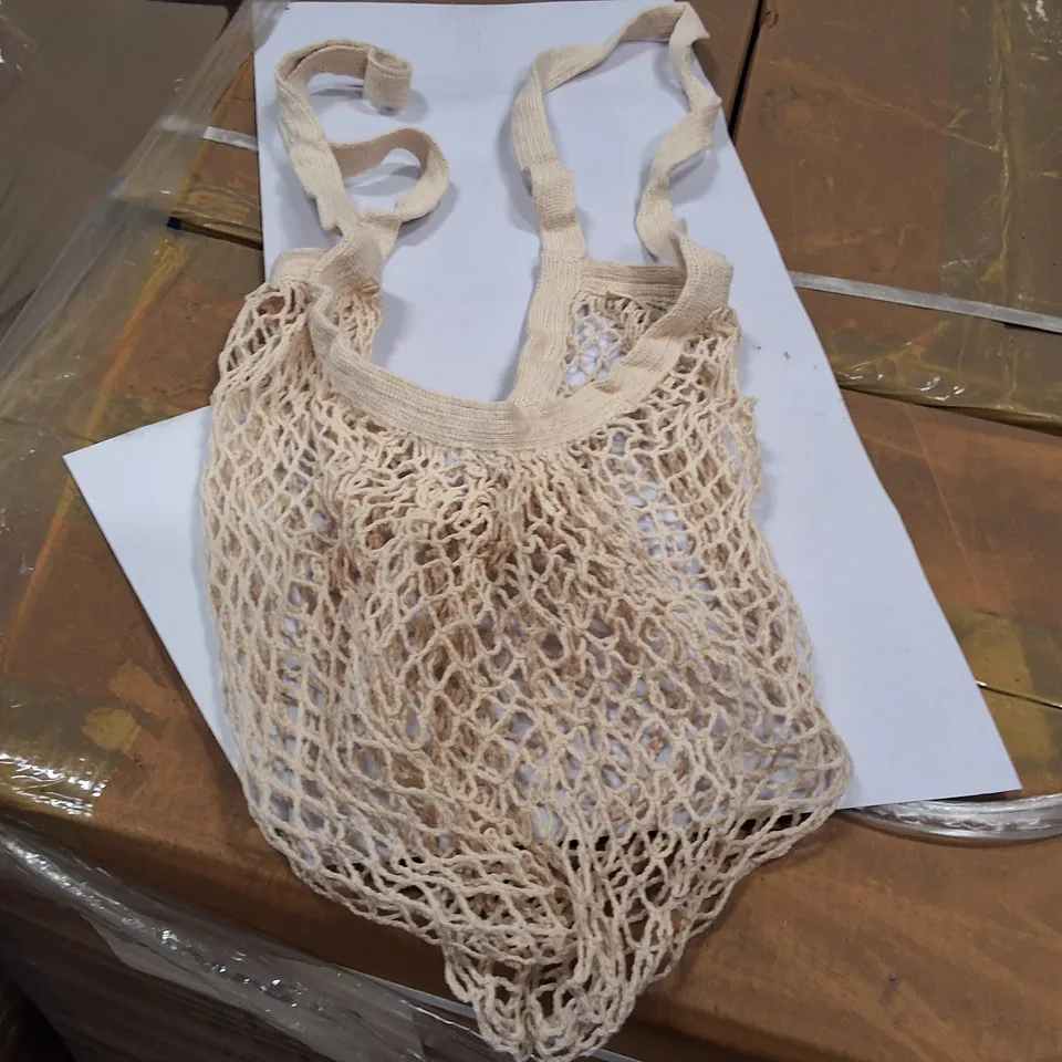 PALLET CONTAINING APPROXIMATELY 2000 ORGANIC COTTON STRING BAGS WITH LONG HANDLE